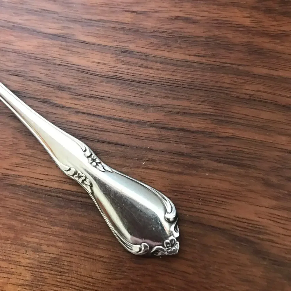 Oneidacraft DELUXE CHATEAU Stainless Glossy Flatware - 1 Salad Fork (6 1/8